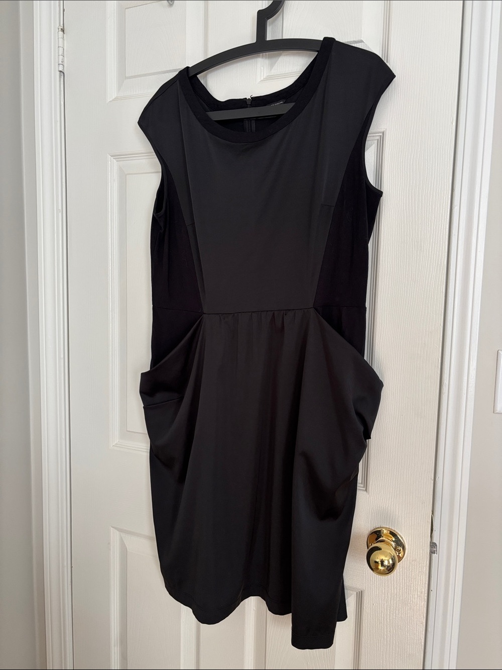 Ann Taylor Black Sleeveless Pocket Sheath Dress